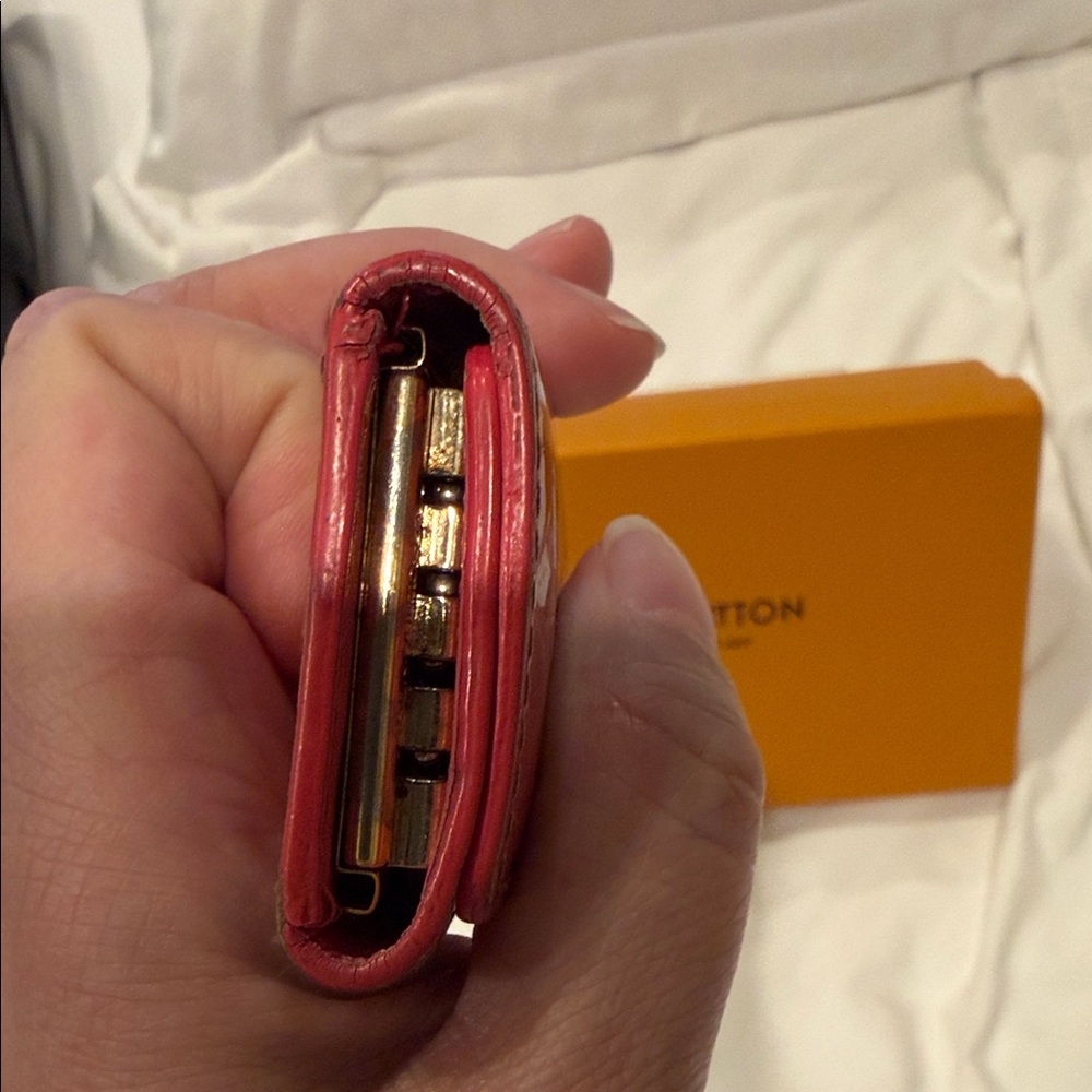 Louis Vuitton Red Monogram Vernis 4-Key Holder - Picture 3 of 5
